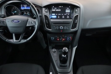 Ford Focus III Hatchback 5d facelifting 1.0 EcoBoost 125KM 2017 Ford Focus 1.0 EcoBoost, Salon Polska, Serwis ASO, zdjęcie 11
