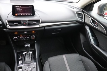 Mazda 3 III Hatchback Facelifting 2.0 SKYACTIV-G 120KM 2017 Mazda 3 2.0 Skyactiv-G, Automat, Navi, Klima, zdjęcie 7