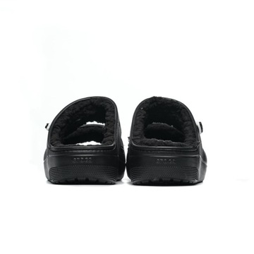 Klapki Crocs Classic Cozzzy Sandal, czarne damskie 207446-060 38-39