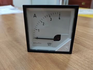 Miernik panelowy elektromagnetyczny