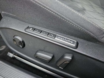 Volkswagen Golf VIII Variant 2.0 TDI 150KM 2022 Volkswagen Golf Variant Style, Reflektory LED, Hak, Ambiente, ACC 2.0 150KM, zdjęcie 9