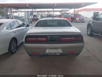 Dodge Challenger III 2015 Dodge Challenger 2015 Dodge Challenger SXT 3.6 Benzyna 305KM, zdjęcie 4