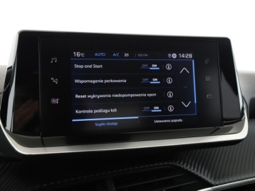 Peugeot 2008 II SUV 1.2 PureTech 100KM 2022 Peugeot 2008 klima auto kamera i czujniki, zdjęcie 24