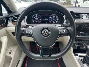 Volkswagen Passat B8 Limousine 2.0 TSI BlueMotion Technology 280KM 2016 Volkswagen Passat 2.0 R-Line 480KM DSG Salon Polska Pierwszy Wl. Grupa Cic, zdjęcie 19