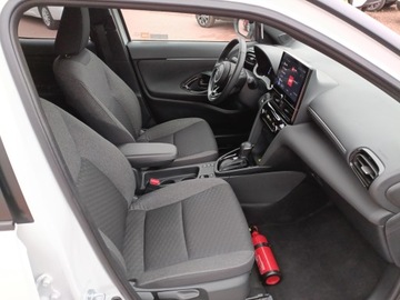 Toyota Yaris IV Hatchback 1.5 Hybrid Dynamic Force 116KM 2024 Toyota Yaris Cross Hybrid 1.5 Style 1.5 Hybrid Sty, zdjęcie 10