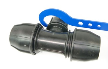 Стальной ключ для PE-разъемов диаметром от 16 до 32 мм и от 40 до 75 мм.