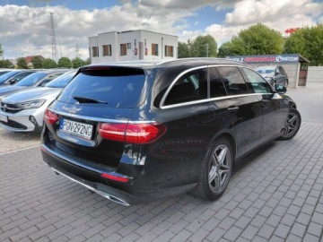 Mercedes Klasa E W213 Kombi Facelifting 2.0 E220d 194KM 2022 Mercedes-Benz Klasa E AMG Line Automat Kamera przod i tyl Full LED 2.0, zdjęcie 6