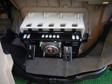 DESKA KONSOLAPODUSZKI PÁSY X-TRAIL T32 FACELIFT SVĚTLÝ