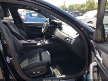 BMW Seria 5 G90-91 2023 BMW Seria 5 550e xDrive 2023 2.0l 2.0 Hybryda 181KM, zdjęcie 10