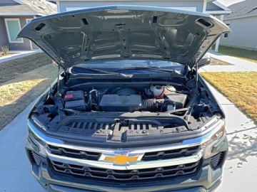 Chevrolet Silverado II 2025 Chevrolet Silverado 2025 CHEVROLET SILVERADO K1500 LT 5.3 Benzyna 355KM, zdjęcie 4