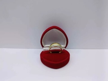 ЗОЛОТОЕ КОЛЬЦО ВЕС 3,67/ТОНКАЯ 585 Р.18