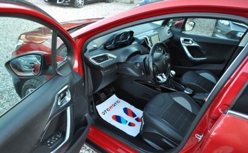 Peugeot 2008 I SUV Facelifting 1.2 PureTech 130KM 2017 Peugeot 2008 LIFT ALLURE Benzyna Klimatyzacja Panorama 1.2 Benzyna 130KM, zdjęcie 11