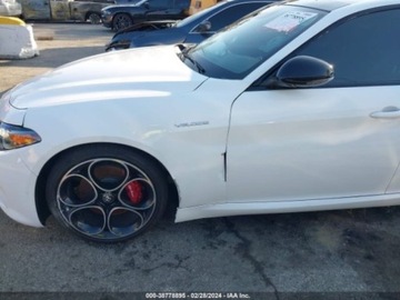 Alfa Romeo Giulia II Sedan Facelifting 2.0 Turbo 280KM 2022 Alfa Romeo Giulia 2022r, Veloce, TI, 2.0L 2.0 Benzyna 280KM, zdjęcie 5