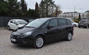 Opel Zafira C Tourer 1.4 Turbo ECOTEC 140KM 2016 Opel Zafira 7 osobowy 1.4 Turbo Benzyna Nawigacja Tempomat Cz. parkowania