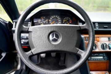 Mercedes W124 Coupe 3.0 180KM 1988 Mercedes-Benz 300 CE Coupe – Klasyka w najlepszym wydaniu | 1988 | 3.0, zdjęcie 6