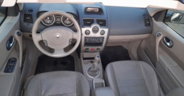 Renault Megane II Cabrio 2.0 i 16V 135KM 2004 Renault Megane Cabrio 2,0 benzyna skóry wyposażony niski przebieg zarej., zdjęcie 7