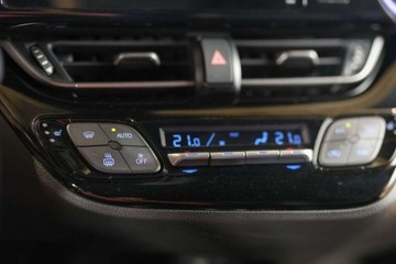 Toyota C-HR I Crossover 1.8 Hybrid 122KM 2016 Toyota C-HR 1.8 Hybrid Dynamic 1.8 Hybryda 122KM, zdjęcie 17