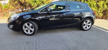 Opel Astra J Hatchback 5d 1.4 Turbo ECOTEC 140KM 2012 Opel Astra 1.4 Benzyna 140 KM Klima PdC Import Raty Oplaty 1.4 Benzyna, zdjęcie 6
