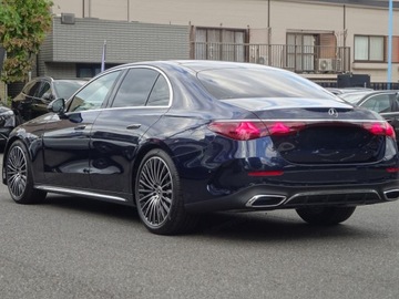 Mercedes Klasa E W214 Sedan 2.0 220d 197KM 2025 E Klasa 220 d 4-Matic AMG 2.0 (197KM) 2025, zdjęcie 2