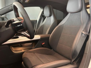 Mercedes CLA C118/X118 2026 MERCEDES-BENZ CLA 200 AMG Line Sedan 1.5 (163KM) 2026, zdjęcie 4