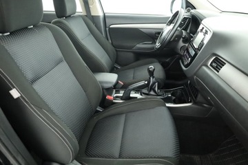Mitsubishi Outlander III SUV Facelifting 2017 2.0 150KM 2017 Mitsubishi Outlander 2.0, Salon Polska, Klima, zdjęcie 6
