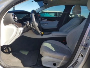 Mercedes Klasa E W213 2021 Mercedes-Benz Klasa E 350 2021 2.0 Benzyna 255KM, zdjęcie 7