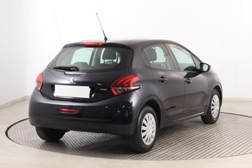 Peugeot 208 I Hatchback 5d Facelifting 1.2 PureTech 82KM 2015 Peugeot 208 1.2 PureTech, Salon Polska, Klima, zdjęcie 4