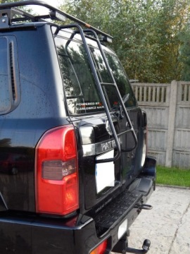 Лестница Nissan Patrol Y61 с 1997 по 2009 год.
