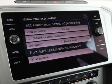 Volkswagen Passat B8 Variant 2.0 TDI BlueMotion SCR 190KM 2017 Volkswagen Passat 4x4 DSG panorama navi klima auto, zdjęcie 25