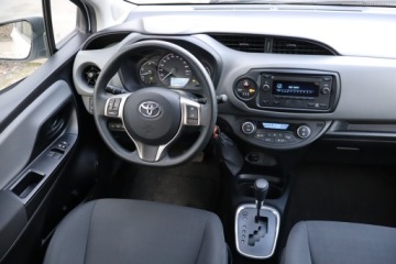 Toyota Yaris III Hatchback 5d Facelifting 2017 1.5 Hybrid 100KM 2020 Toyota Yaris 1.5 Hybrid, Salon Polska, zdjęcie 6