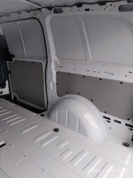 ZABUDOWA PRZESTRZENI ŁADUNKOWEJ BOCZKI MERCEDES VITO L2