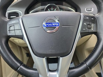 Volvo S60 II Sedan Facelifting 2.0 T5 DRIVE-E 245KM 2015 VOLVO S60 II Premium Plus T5, 2.0l benzyna 245KM Dokumentacja pochodzenia, zdjęcie 16