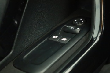 Peugeot 208 I Hatchback 5d Facelifting 1.2 PureTech 82KM 2016 Peugeot 208 1.2 PureTech, Salon Polska, Klima, zdjęcie 12