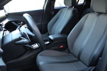 Peugeot 2008 II SUV 1.2 PureTech 130KM 2023 Peugeot 2008 Allure, zdjęcie 9