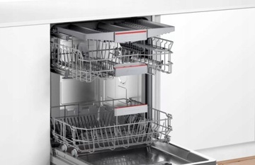 Комплект Bosch: духовка, индукционная плита, посудомоечная машина.