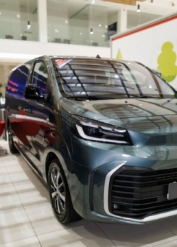 Toyota 2024 Toyota Proace Verso Verso 2.0 D4-D Long Business 2.0 Diesel 144KM, zdjęcie 11