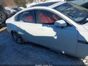 Jaguar XF II 2021 Jaguar XF R-Dynamic Se P300 2021 2.0 Benzyna 296KM, zdjęcie 6