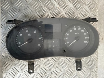 LICZNIK PRĘDKOŚCIOMIERZ RENAULT TRAFIC P8200390135-A