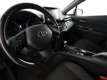 Toyota C-HR I Crossover Facelifting 1.8 Hybrid 122KM 2020 Toyota C-HR Hybryda Automat Kamera cofania, zdjęcie 13