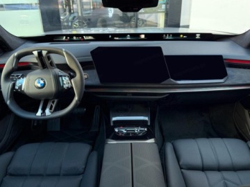 BMW Seria 7 G70 Sedan Facelifting 3.0 740 400KM 2026 740 xDrive M Sport 3.0 (400 KM)| Aktywna wentylacja foteli tylnych, zdjęcie 3