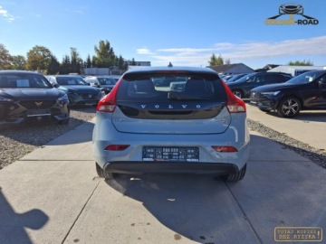 Volvo V40 II 2018 Volvo V40 2,0 benz 122KM klima elektryka grz.fot alu oplacony 2.0 Benzyna, zdjęcie 6