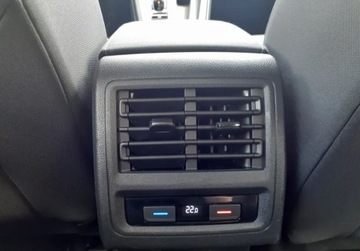 Volkswagen Golf VIII Variant 1.5 eTSI 150KM 2021 Volkswagen Golf STYLE DSG 1.5 TSI 150KM Czujniki Tempomat LED Clima A, zdjęcie 15