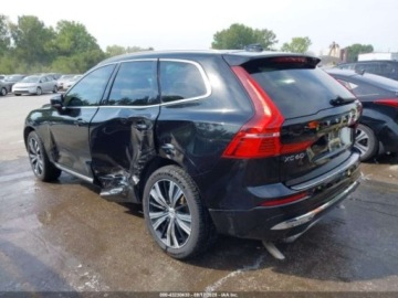 Volvo XC60 II 2023 Volvo XC 60 B5 PLUS BRIGHT THEME, 2023 2.0 Benzyna 247KM, zdjęcie 3