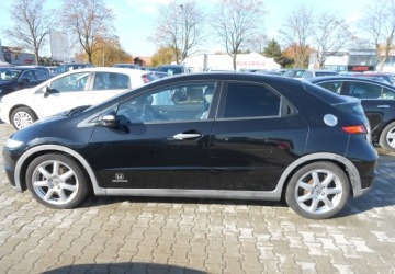 Honda Civic VIII Hatchback 3d 1.8 i-VTEC 140KM 2007 Honda Civic Honda Civic VIII 1.8 Benzyna 140 KM 1.8 Benzyna 140KM, zdjęcie 7