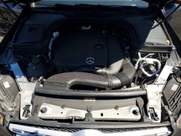 Mercedes GLC C253 2021 Mercedes-Benz GLC 300 4matic 2021 2.0 Benzyna 255KM, zdjęcie 6