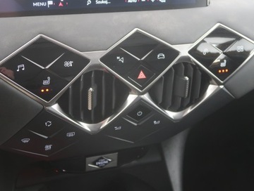 DS 3 Hatchback Facelifting 2016 1.2 PureTech 110KM 2020 DS 3 1.2 PureTech, Automat, Skóra, Navi, Klima, zdjęcie 11