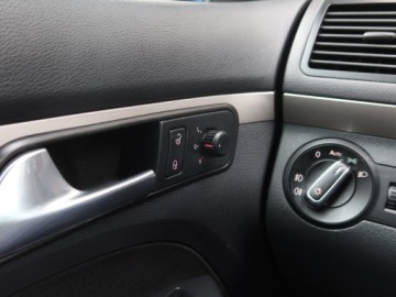 Volkswagen Touran I 1.4 TSI 140KM 2007 VW Touran 1.4 TSI, 1. Właściciel, Klima, zdjęcie 15