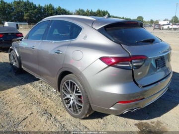 Maserati Levante 2021 Maserati Levante Granlusso 2021 3.0l 3.0 Benzyna 345KM, zdjęcie 3