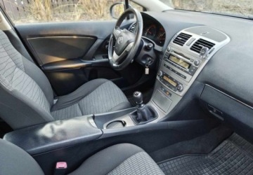 Toyota Avensis III Sedan 2.0 D-4D 126KM 2011 Toyota Avensis Toyota Avensis 2.0 D-4D 2.0 Diesel 126KM, zdjęcie 7