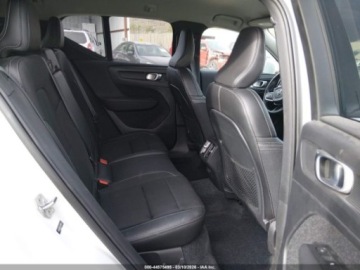 Volvo XC40 Crossover 2.0 T5 247KM 2020 Volvo XC 40 T5 Momentum 2020 2.0 Benzyna 248KM, zdjęcie 12